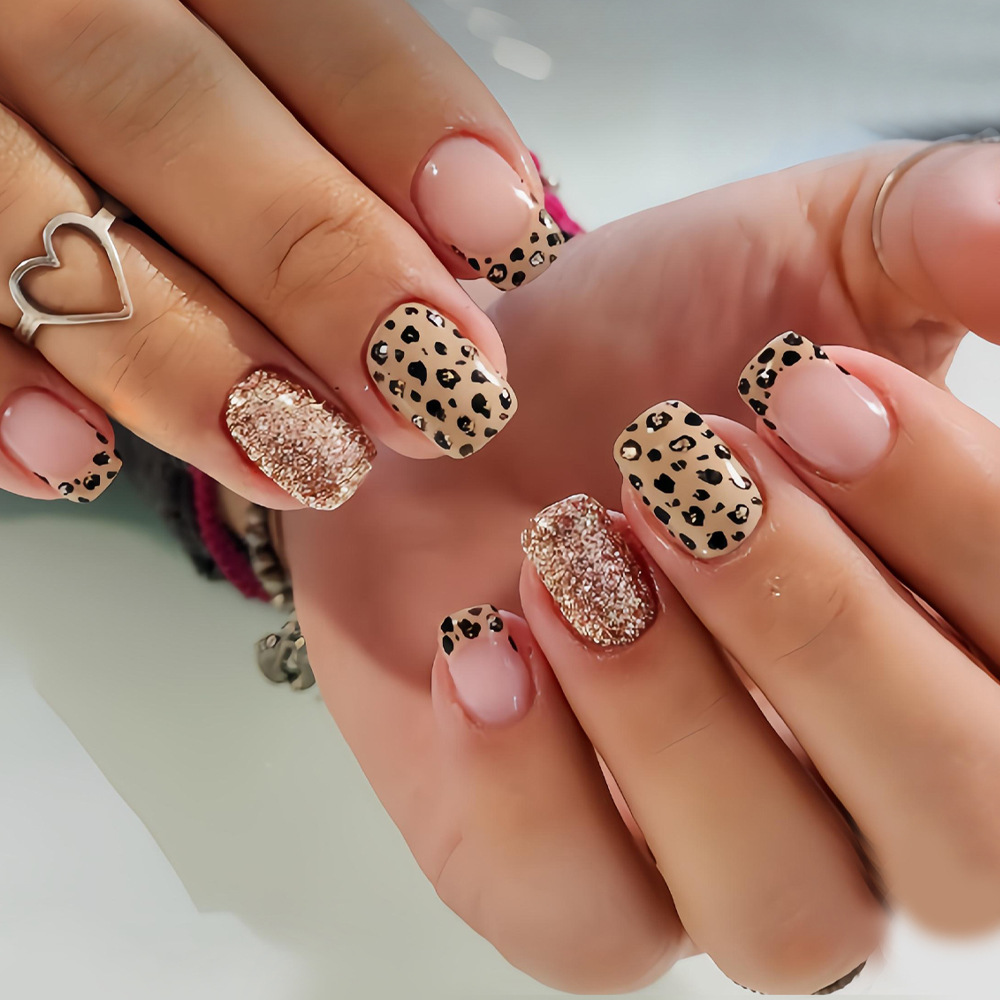 Short long fake nails for wome - огляд і ціна Nail Art Glitter